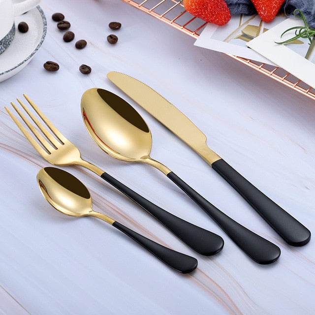 Four-piece portable cutlery set